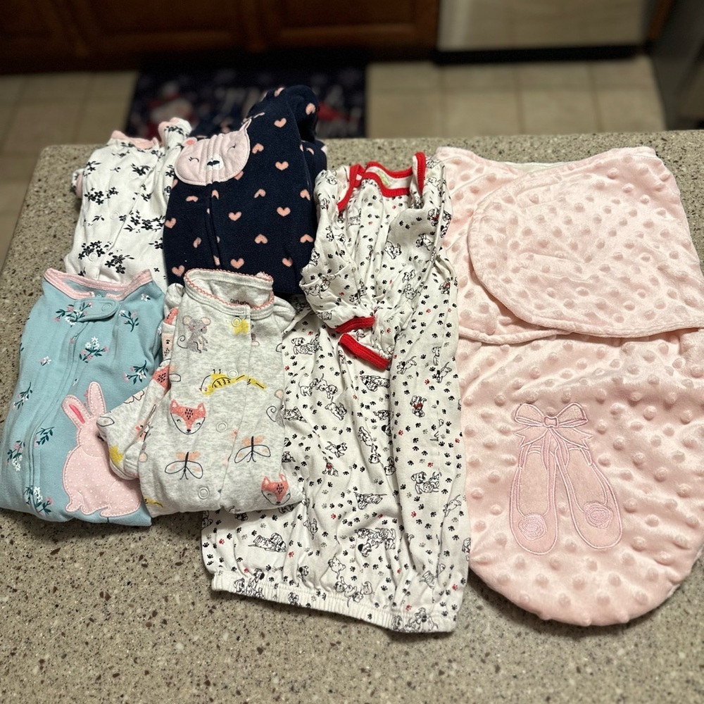 Four size 3 month footed sleepers, one 0-6 month nightgown and 0-3 month swaddle - Picture 1 of 8